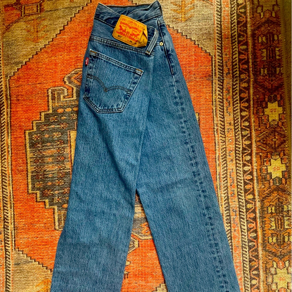 Levi’s 501 straight jeans. Size 29